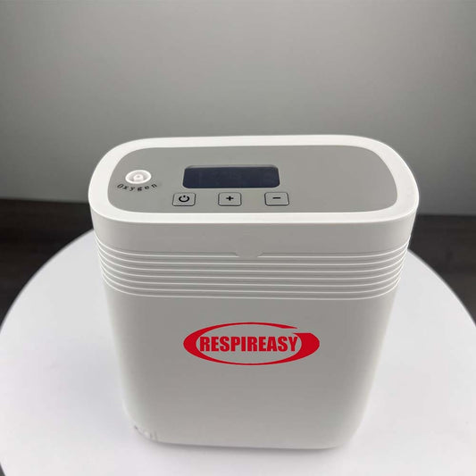 Concentrador de oxígeno portátil POC recargable de tamaño mini de 5 litros con batería de 6800mA